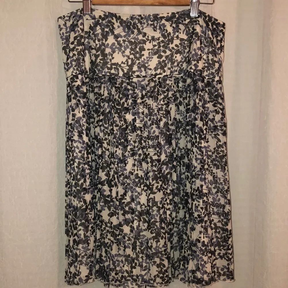 Ann Taylor 14 White Indigo Blue Floral Branches Pleated Skirt